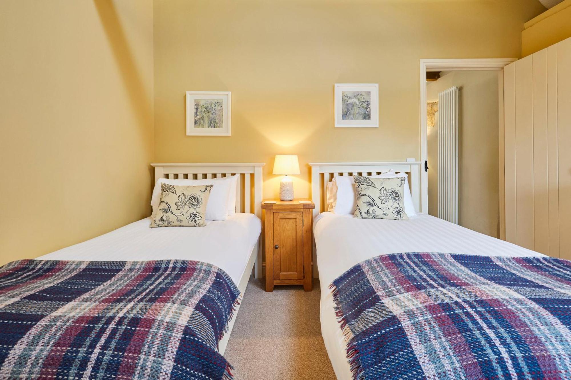 Host & Stay - Tithe Barn Cottages Easington Værelse billede